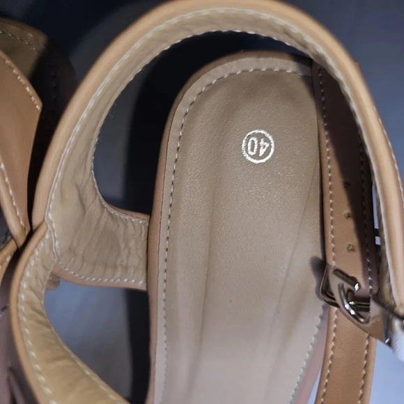 Braided Detail Open Toe Low Platform Sandals - Picture 9 of 10